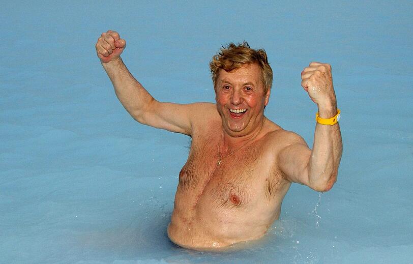 Immer gut drauf, auch wenn er nass und nackt ist: Karl Moik