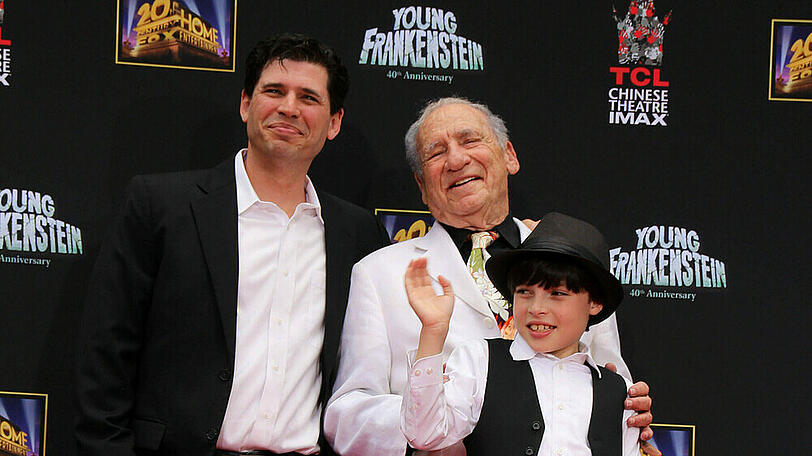Ein Bild aus vergangenen, unbeschwerten Zeiten: Mel Brooks mit seinem Sohn Max und Enkel Henry Michael.