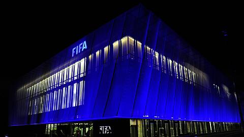 Erneut sind in Zürich unter Korruptionsverdacht stehende Funktionäre des Fußball-Weltverbands FIFA festgenommen worden.