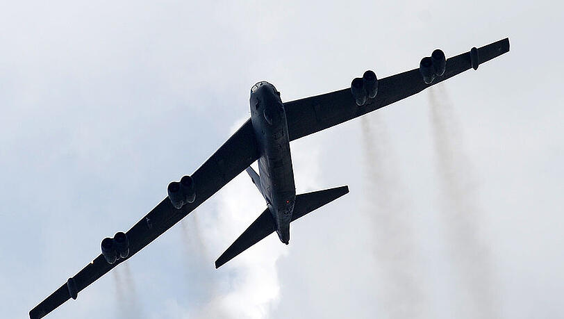 Der B52-Bomber gehört zu den ältesten noch eingesetzten US-Militärflugzeugen. Foto: Andy Rain Der B52-Bomber gehört zu den ältesten noch eingesetzten US-Militärflugzeugen. Foto: Andy Rain