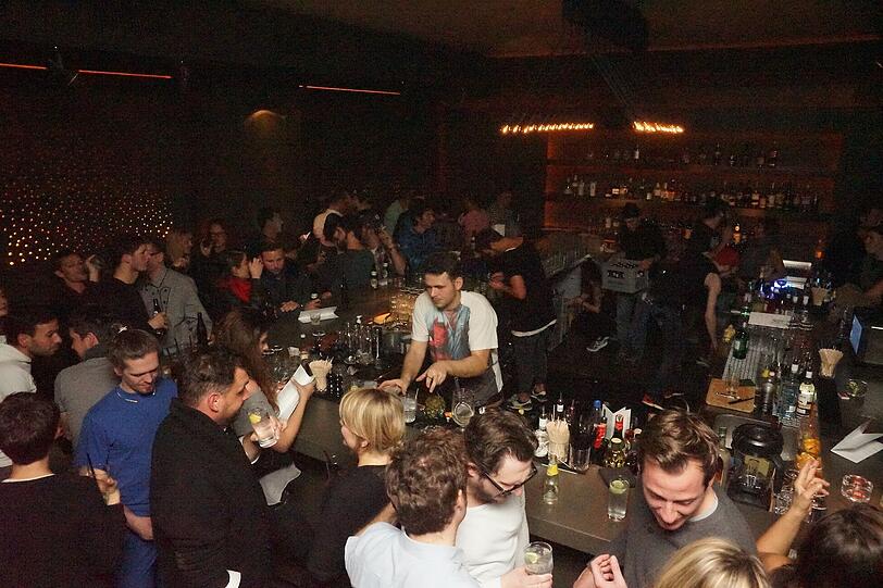 Die neue Registratur in der Müllerstraße: Die AZ war beim "Soft-Opening" dabei. Die Bilder von der Bar...