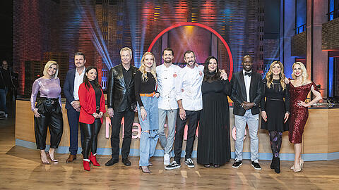 Alle Kandidaten der diesjährigen Staffel "MasterChef Celebrity" fiebern im Finale mit.