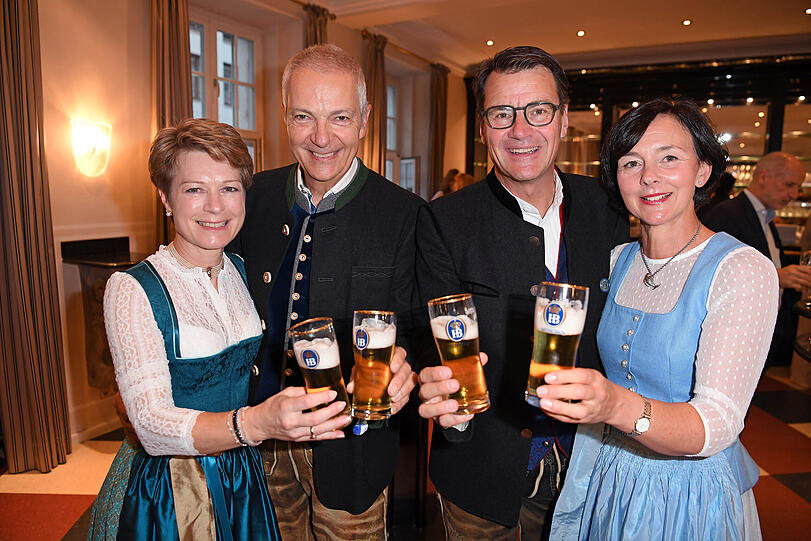 Michael M&ouml;ller (Hofbr&auml;u M&uuml;nchen) mit Ehefrau Irmgard M&ouml;ller, J&ouml;rg Lehmann (Hofbr&auml;u M&uuml;nchen) mit Ehefrau Ute Lehmann