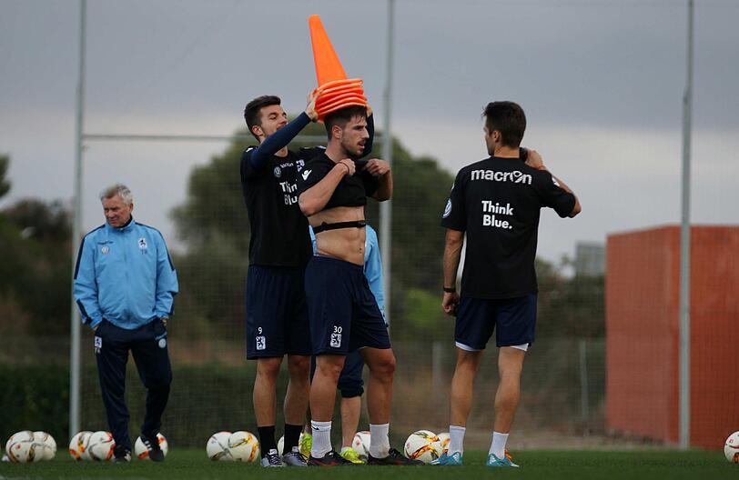 Vormittagstraining im Regen, Ankunft von Oberlöwe Peter Cassalette, kräfteraubender Zirkel am Nachmittag: Sehen Sie hier die Bilder vom dritten Tag des TSV 1860 in Estepona.