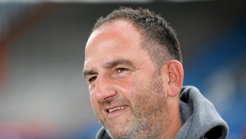 Heidenheim und Trainer Frank Schmidt können mit einem Sieg im direkten Duell am Hamburger SV vorbeiziehen.