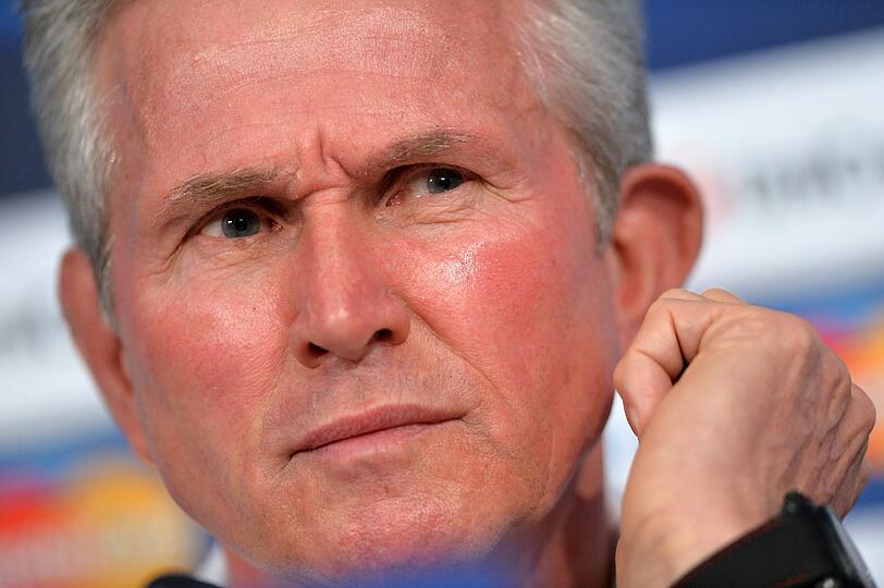 Jupp Heynckes in der Pressekonferenz.