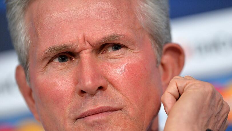 Jupp Heynckes in der Pressekonferenz. Jupp Heynckes in der Pressekonferenz.