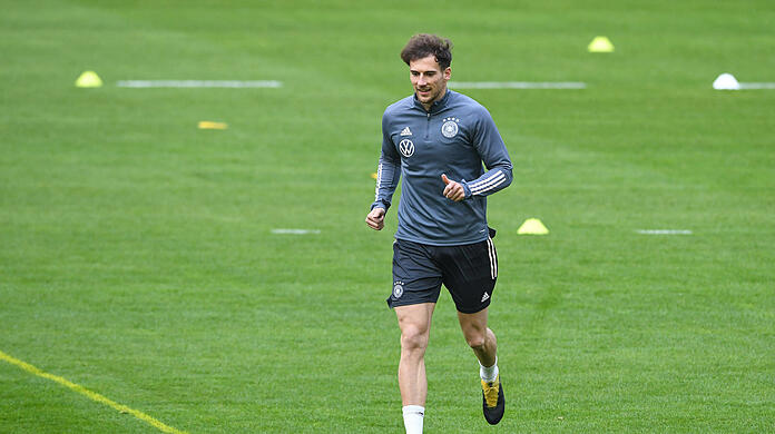 Könnte für den angeschlagenen Thomas Müller einspringen: Leon Goretzka. (Archivbild)