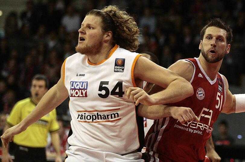 Neuzugang aus Ulm: John Bryant (l.) spielt jetzt für den FC Bayern Basketball.