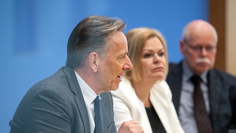 "Es scheint wirklich eine bestimmte Altersgruppe besonders zu betreffen", sagt BKA-Chef Holger Münch mit Blick auf junge Täter.