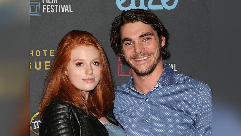 RJ Mitte und seine jüngere Schwester Lacianne Carriere kamen oft zusammen zu Veranstaltungen. RJ Mitte und seine jüngere Schwester Lacianne Carriere kamen oft zusammen zu Veranstaltungen.