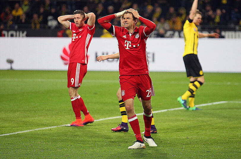 Strahlen derzeit wenig bis keine Torgefahr aus: Die Bayern-Stürmer Thomas Müller (r.) und Robert Lewandowski.