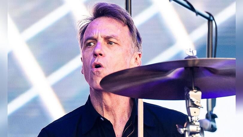 Matt Cameron r&auml;umt seinen Platz am Schlagzeug.