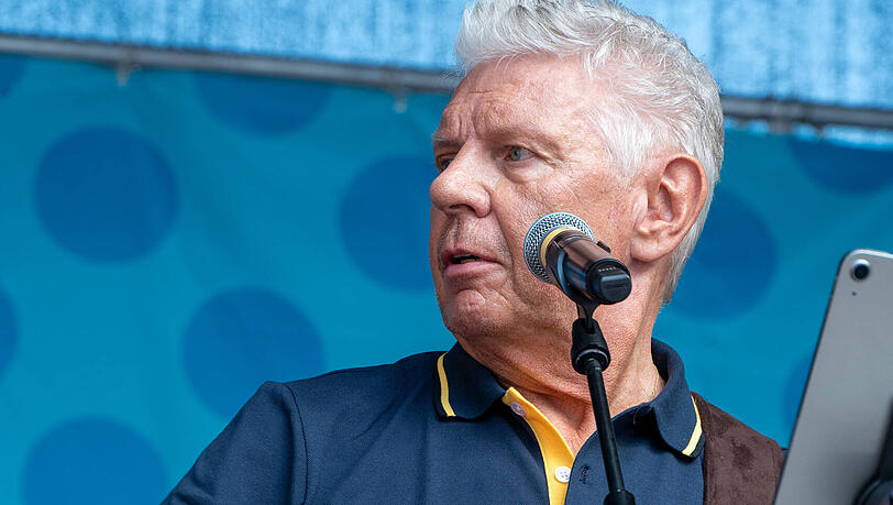 Ex-OB Dieter Reiter spielte am Rindermarkt mit der Paul Daly Band auf. Ex-OB Dieter Reiter spielte am Rindermarkt mit der Paul Daly Band auf.