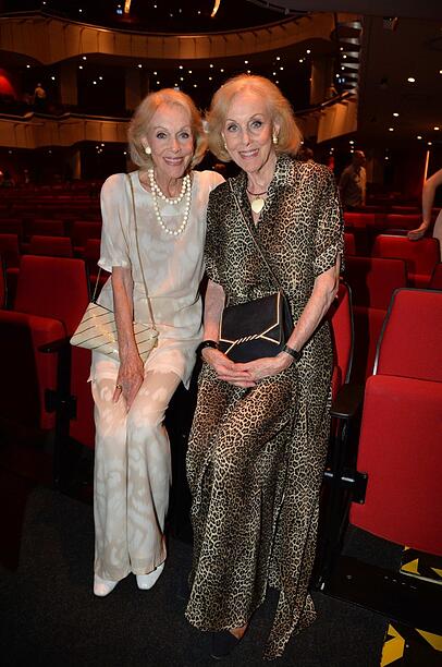 Stammgäste im Deutschen Theater: Alice (r.) und Ellen Kessler. Stammgäste im Deutschen Theater: Alice (r.) und Ellen Kessler.