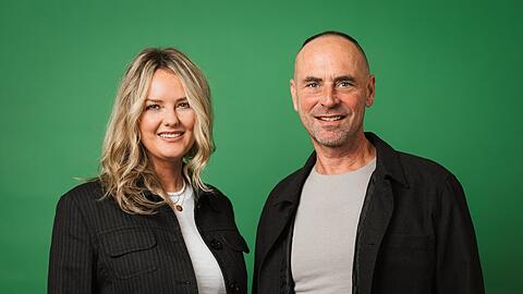 Nach Stationen in Gastronomie und Gewerbeimmobilienwirtschaft war Mona Fuchs Gesch&auml;ftsf&uuml;hrerin des Netzwerks Klimaherbst e.V. Sie ist seit 2020 im Stadtrat und seit 2022 Fraktionsvorsitzende.David S&uuml;&szlig; war erst Krankenpfleger, sp&auml;ter freier Kulturveranstalter. Er wurde 2020 in den Stadtrat gew&auml;hlt.