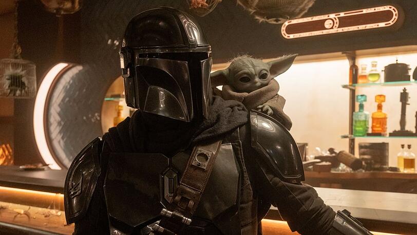 Machen wieder die weit, weit entfernte Galaxis unsicher: der von Pedro Pascal gespielte Mandalorianer und sein Sch&uuml;tzling Grogu in "The Mandalorian and Grogu".