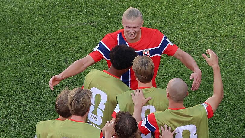 Erling Haaland feiert sein zweites Tor.