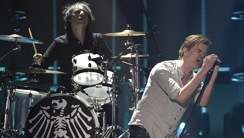 Der Sänger Campino (r) und Schlagzeuger Vom Ritchie von der Band Die Toten Hosen in Berlin während der 26. Verleihung des Deutschen Musikpreises Echo. Der Sänger Campino (r) und Schlagzeuger Vom Ritchie von der Band Die Toten Hosen in Berlin während der 26. Verleihung des Deutschen Musikpreises Echo.
