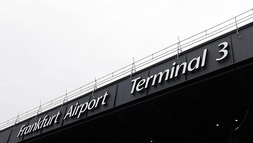Bevor das neue Terminal in Betrieb geht, plant der Flughafenbetreiber Fraport einen Testlauf. (Archivbild)