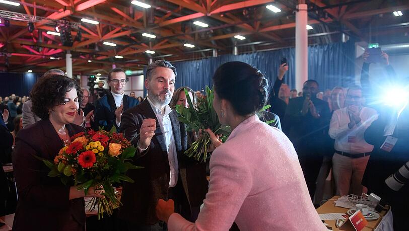 Führungswechsel beim BSW: Sahra Wagenknecht gibt den Vorsitz ab, Amira Mohamed Ali und Fabio De Masi sind gewählt. Führungswechsel beim BSW: Sahra Wagenknecht gibt den Vorsitz ab, Amira Mohamed Ali und Fabio De Masi sind gewählt.