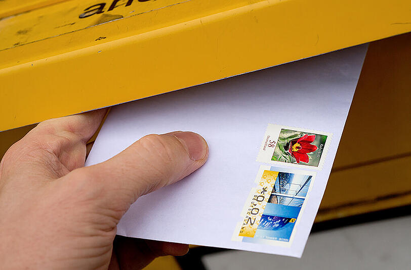 Die Porti in Deutschland gehören zu den günstigsten in Europa, beteuert die Post immer wieder.