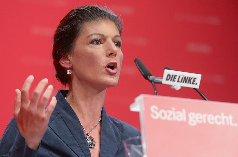 Linken-Fraktionschefin Sahra Wagenknecht: "Die Aufnahme und Integration einer sehr großen Zahl von Flüchtlingen und Zuwanderern ist zumindest mit erheblichen Problemen verbunden und sehr viel schwieriger ist als Frau Merkel uns das im letzten Herbst mit ihrem "Wir schaffen das" einreden wollte".