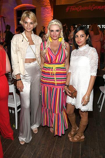 Luisa Hartema mit Daniela Katzenberger und Collien Ulmen-Fernandes