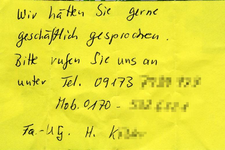 So sehen die Zettel aus, die derzeit an vielen Autotüren angebracht werden.