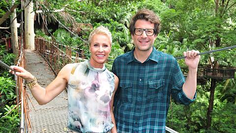 Sonja Zietlow und Daniel Hartwich moderieren zwei Wochen die Live-Sendung "Ich bin ein Star - Holt mich hier raus" aus Australien.