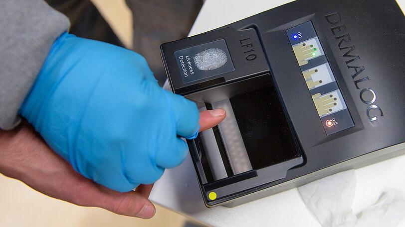 Selbst in Deutschland erfasste Fingerabdrücke helfen den Ermittlern oftmals nicht weiter.