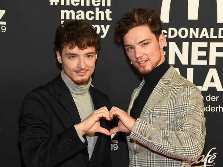 Heiko und Roman Lochmann, vom Musik- und Comedy-Duo "Die Lochis". Foto: Tobias Hase/dpa