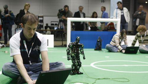 Vorwärts, Maschine, schieß ein Tor! Robocup 2008 Vorwärts, Maschine, schieß ein Tor! Robocup 2008