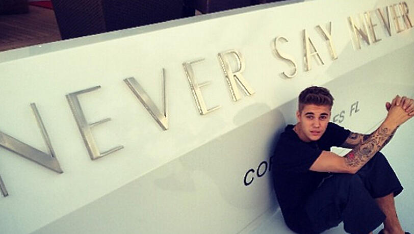 Justin Bieber posiert auf einer Jacht Justin Bieber posiert auf einer Jacht