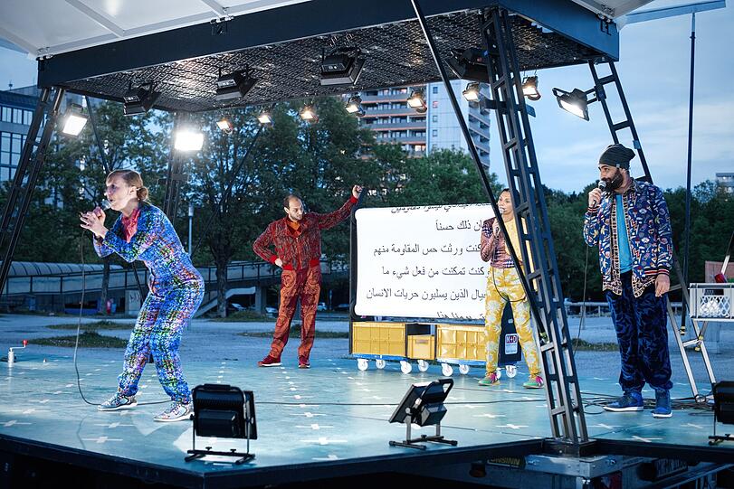 Maja Beckmann, Kamel Najma, May Al Hares und Majd Feddah performen in Neuperlach.