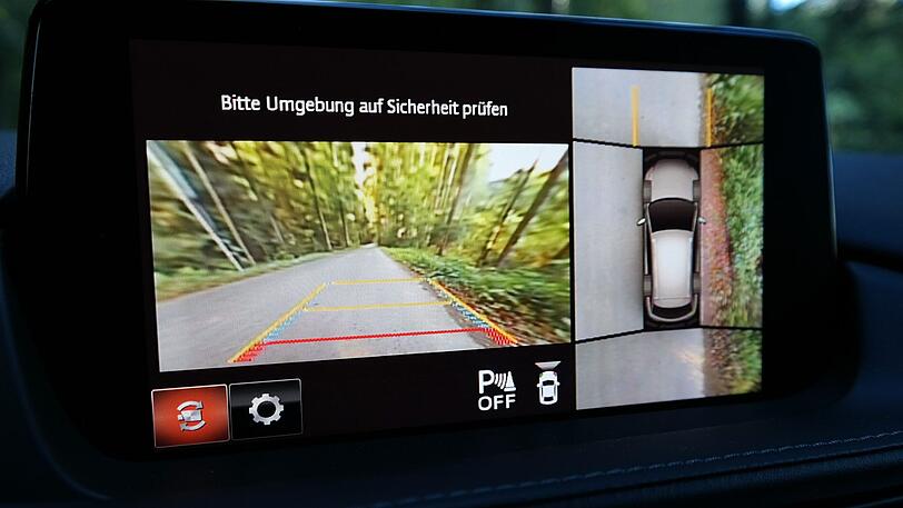 Hilfreich: die Rückfahr-Kamera und der 360-Grad-Rundumblick im Mazda6.