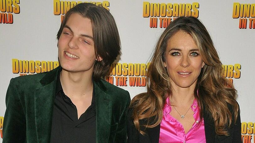 Elizabeth Hurley verbrachte Weihnachten mit ihrem Sohn Damian