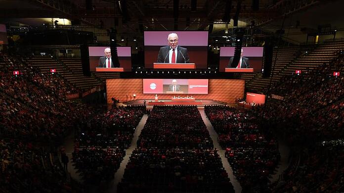 Im vergangenen Jahr hatte die Jahreshauptversammlung in der Olympiahalle stattgefunden, im kommenden Jahr ist sie im Audi Dome geplant.