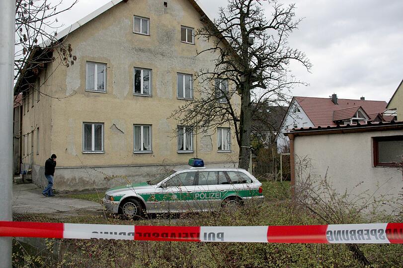 Ein Haus in Friedberg. Hier war offenbar einer der beiden Brüder festgenommen worden.