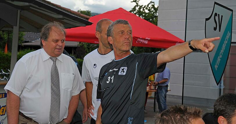 Fanabend des TSV 1860 im Trainingslager in Bad Häring: Mitgereiste Fans konnten mit den Spielern plaudern, sich Autogramme geben lassen oder ein Bierchen trinken.