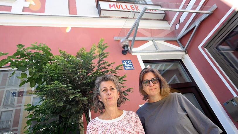 Die Inhaberinnen des "Müller Inn": Carola und Petra Strohoff.