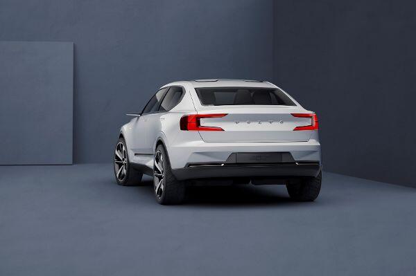 Volvo gibt mit zwei Konzeptfahrzeugen einen Ausblick auf seine künftigen Kompaktmodelle.