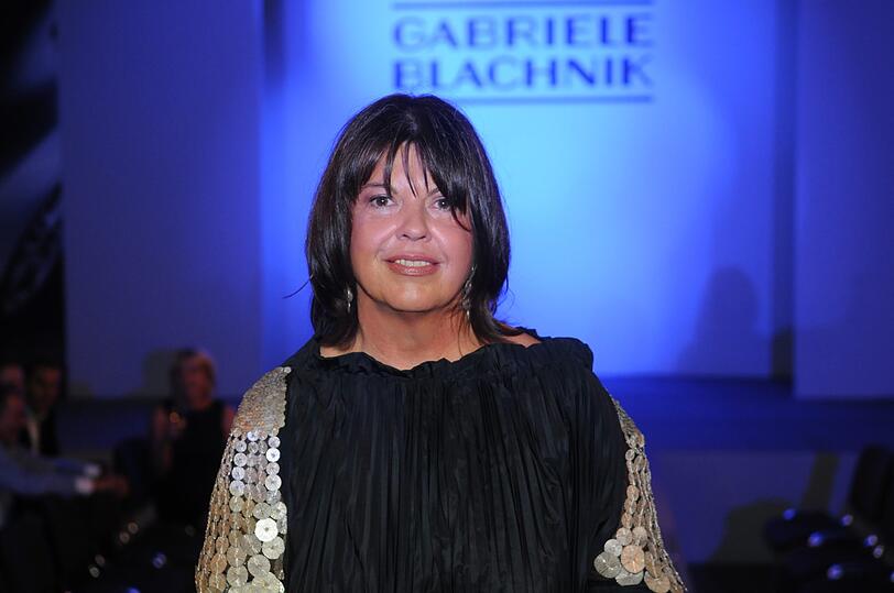 Gabriele Blachnik: Wer Blachnik trägt, ist in: Die Münchner Designerin hat viele prominente Fans. Ihre Kleidung ist lässig und doch edel, weiblich und elegant.