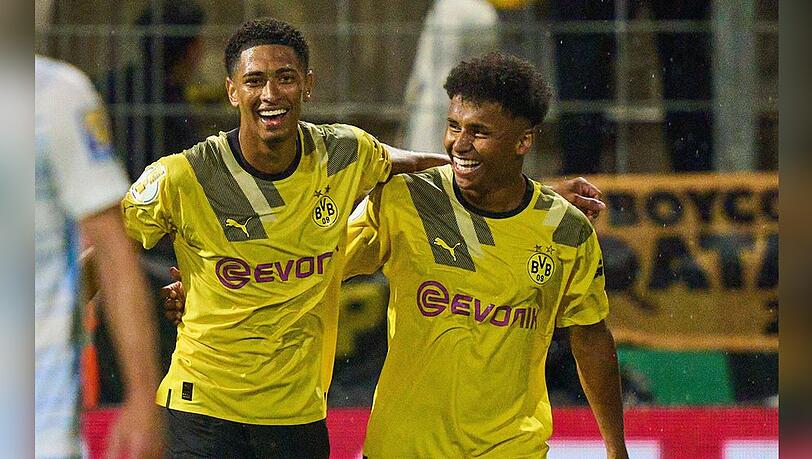 Krönt sich Borussia Dortmund um Jude Bellingham (l.) und Karim Adeyemi zum Meister?