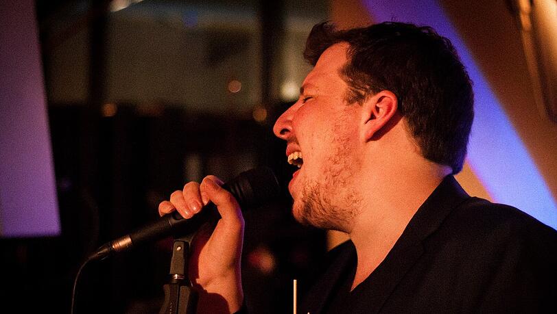 Konzert bei der Stadtteilwoche: Funk und Soul sind die musikalische Heimat von Adriano Prestel. Foto: LHM Konzert bei der Stadtteilwoche: Funk und Soul sind die musikalische Heimat von Adriano Prestel. Foto: LHM