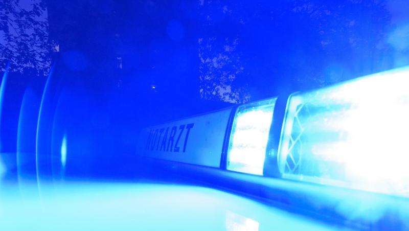 Blaulicht an einem Notarzteinsatzfahrzeug. Foto: Patrick Seeger/dpa/Symbolbild Blaulicht an einem Notarzteinsatzfahrzeug. Foto: Patrick Seeger/dpa/Symbolbild