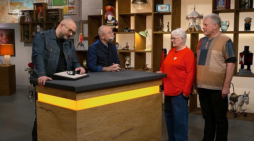 Margrit und ihr Bruder Dieter traten mit einem Erbstück bei "Bares für Rares" an. Margrit und ihr Bruder Dieter traten mit einem Erbstück bei "Bares für Rares" an.
