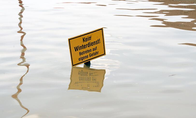 Die Jahrhundert-Flut: Die bewegenden Hochwasser-Bilder.