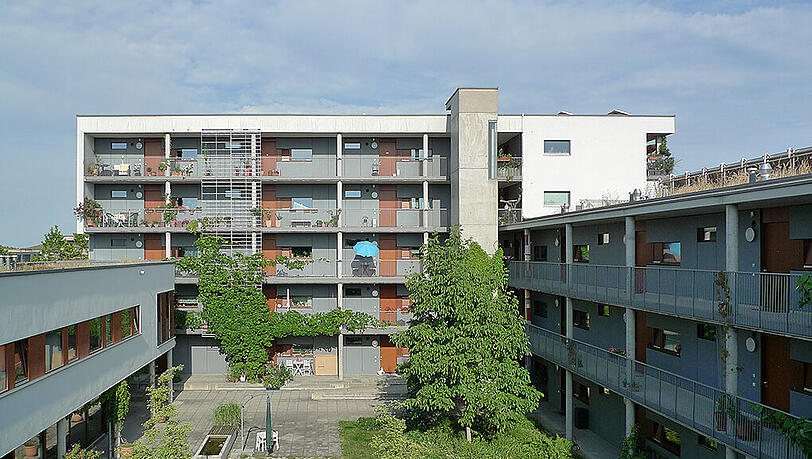 Ein Frauenwohnhaus in der Messestadt Riem: nur eines von vielen Beispielen für kooperative Bauprojekte. Ein Frauenwohnhaus in der Messestadt Riem: nur eines von vielen Beispielen für kooperative Bauprojekte.