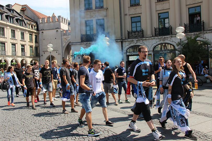Der Protestmarsch der Fans des TSV 1860 gegen RB Leipzig: Die Bilder.